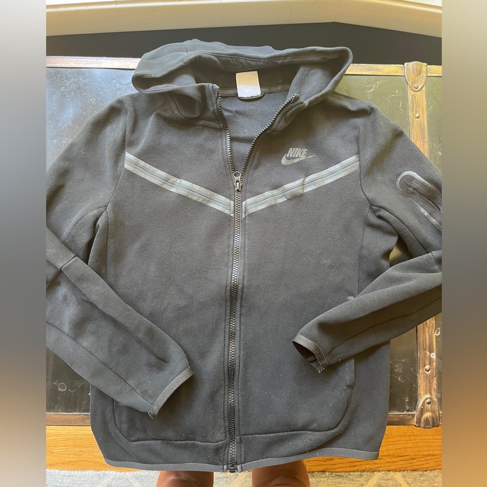 Boys Nike tech zip up